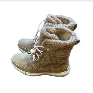 Sorel Cozy boots